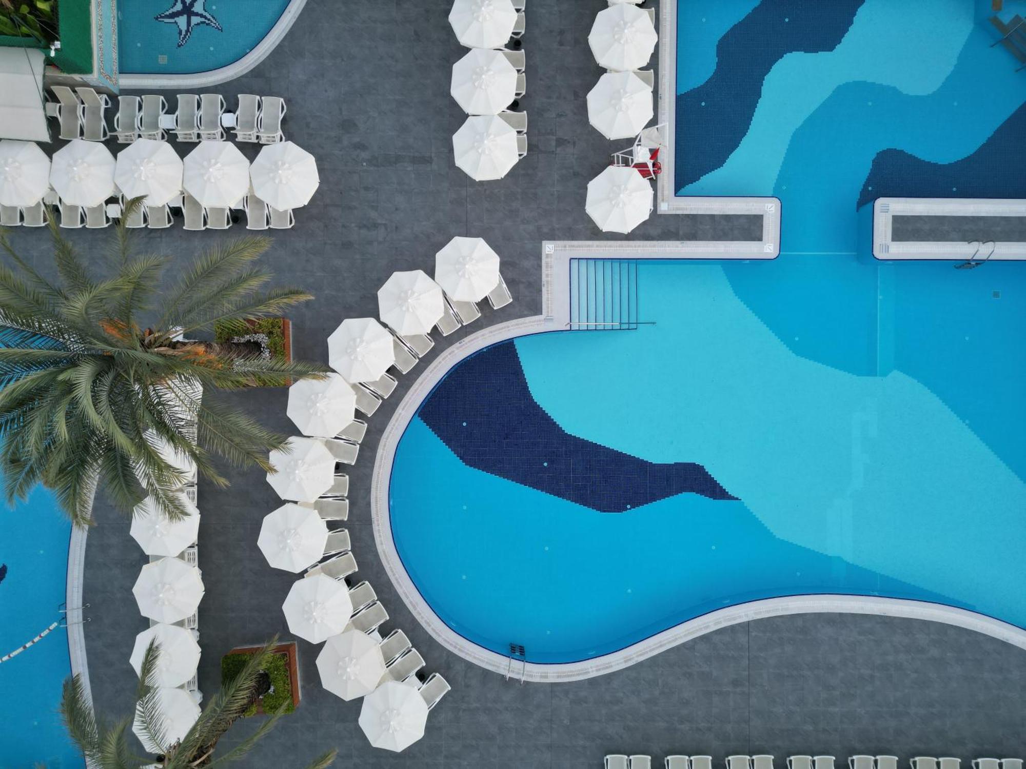 Курортний комплекс Aydinbey Famous 5*