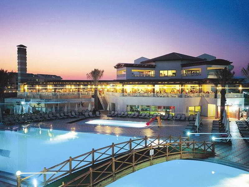 Курортний комплекс Aydinbey Famous 5*